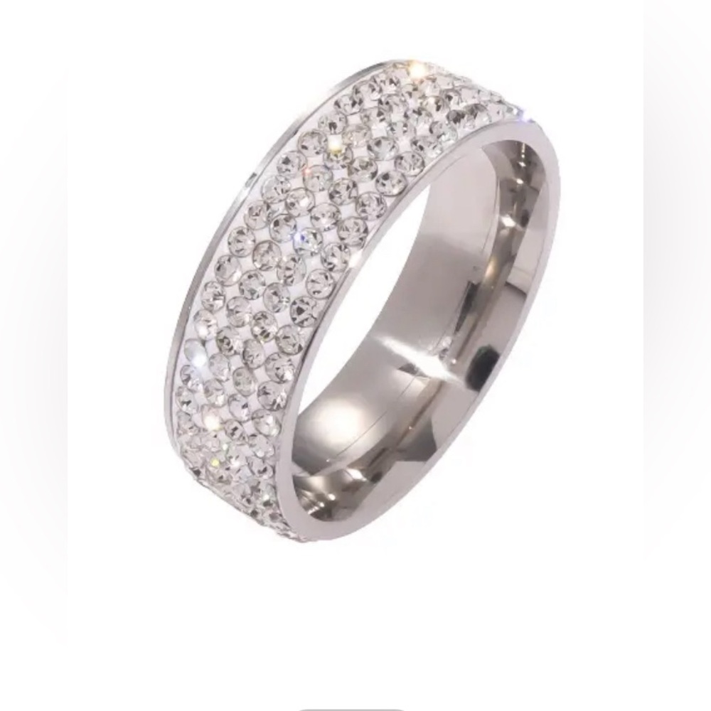 Ring Size8 - Picture 1 of 3